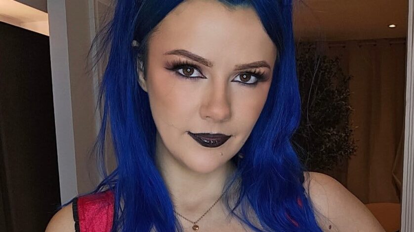 Chantelle Howarth with blue hair and makeup
