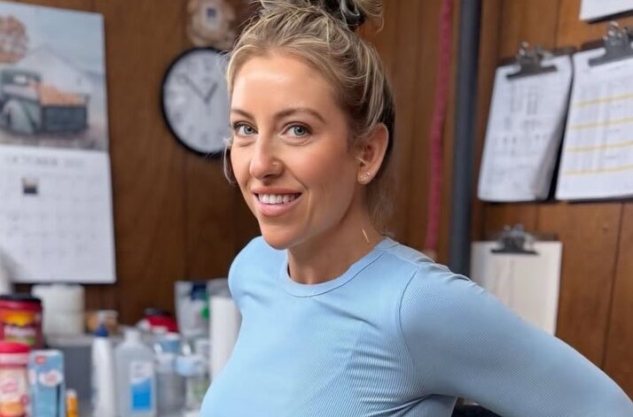 Kellie Henson by the office