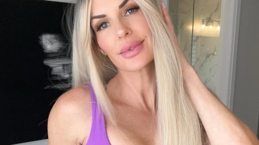 vivian fox selfie in purple dress