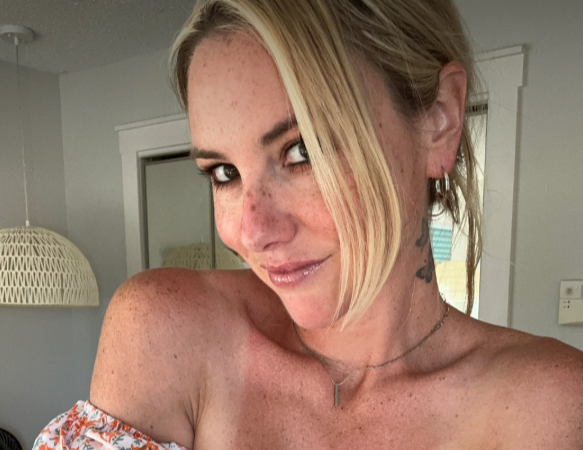 Becky Lee showing off her cleavage